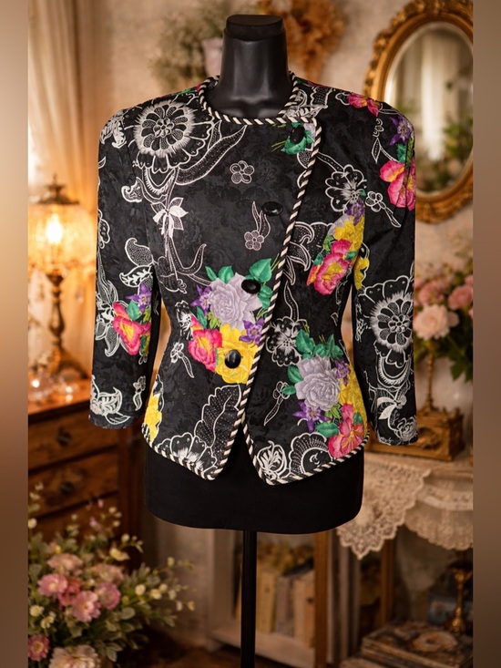 Jackets & Blazers - VINTAGE 80’s - 90’s EUC Floral Black Blazer Jacket Possibly Silk Size M Ptp 19in